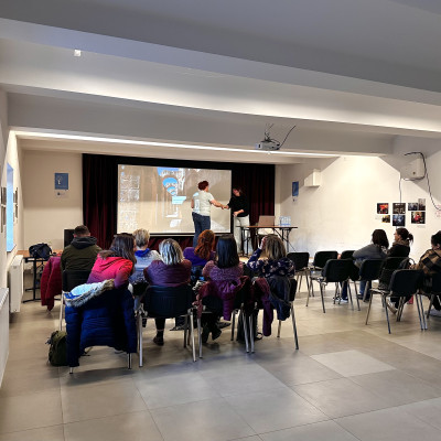 Akademija za starše (dr. Eva Škobalj)