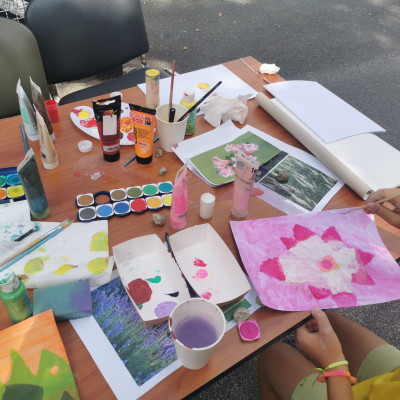 Likovna delavnica slikanja tropskih rož