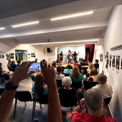 Nastop učencev električne kitare